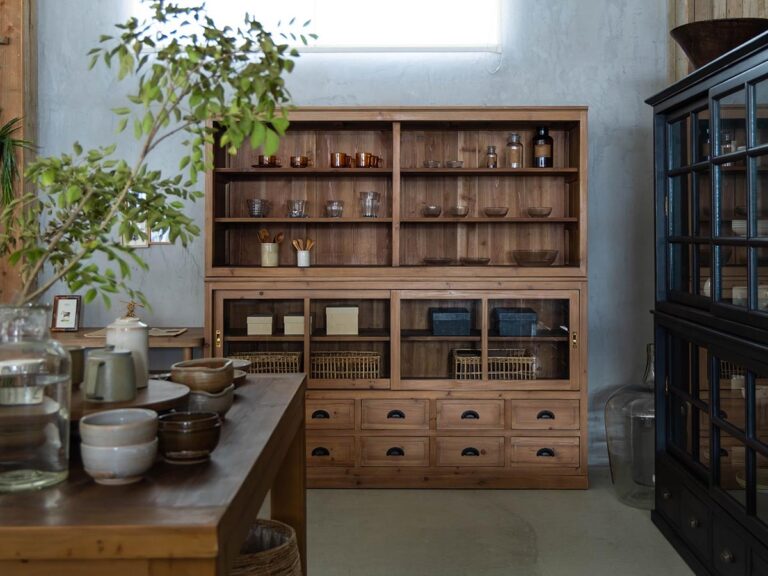 Knot antiques_tukane_cabinet_01