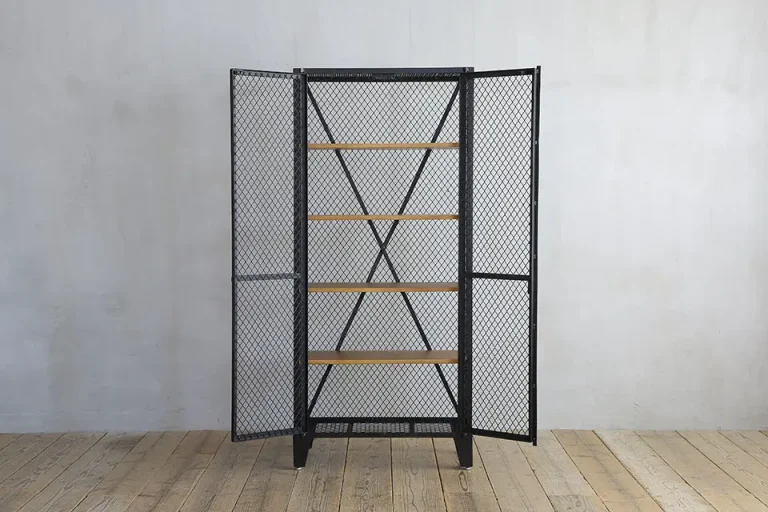 Knot antiques_カーゴロッカー 2