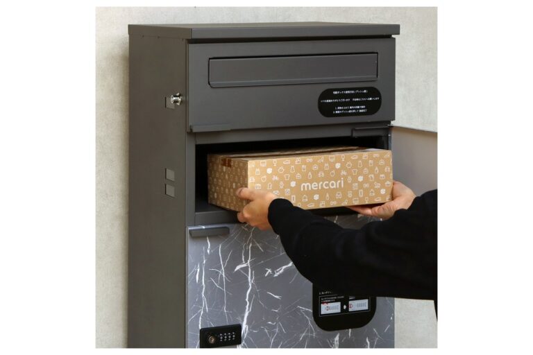 宅配ボックス付ポスト ピエトロ 宅配2段タイプ PBX-089の宅配上段への荷物の出し入れ